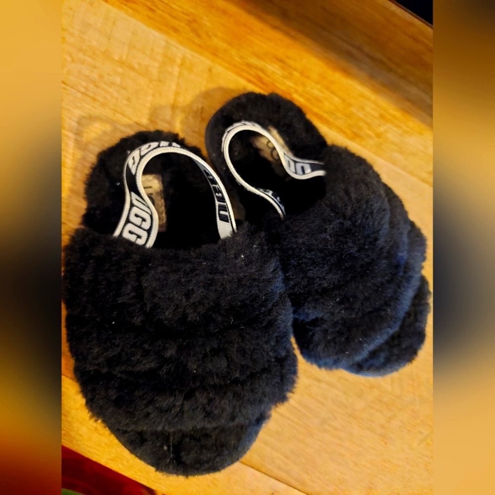 UGG toddler slippers size 8